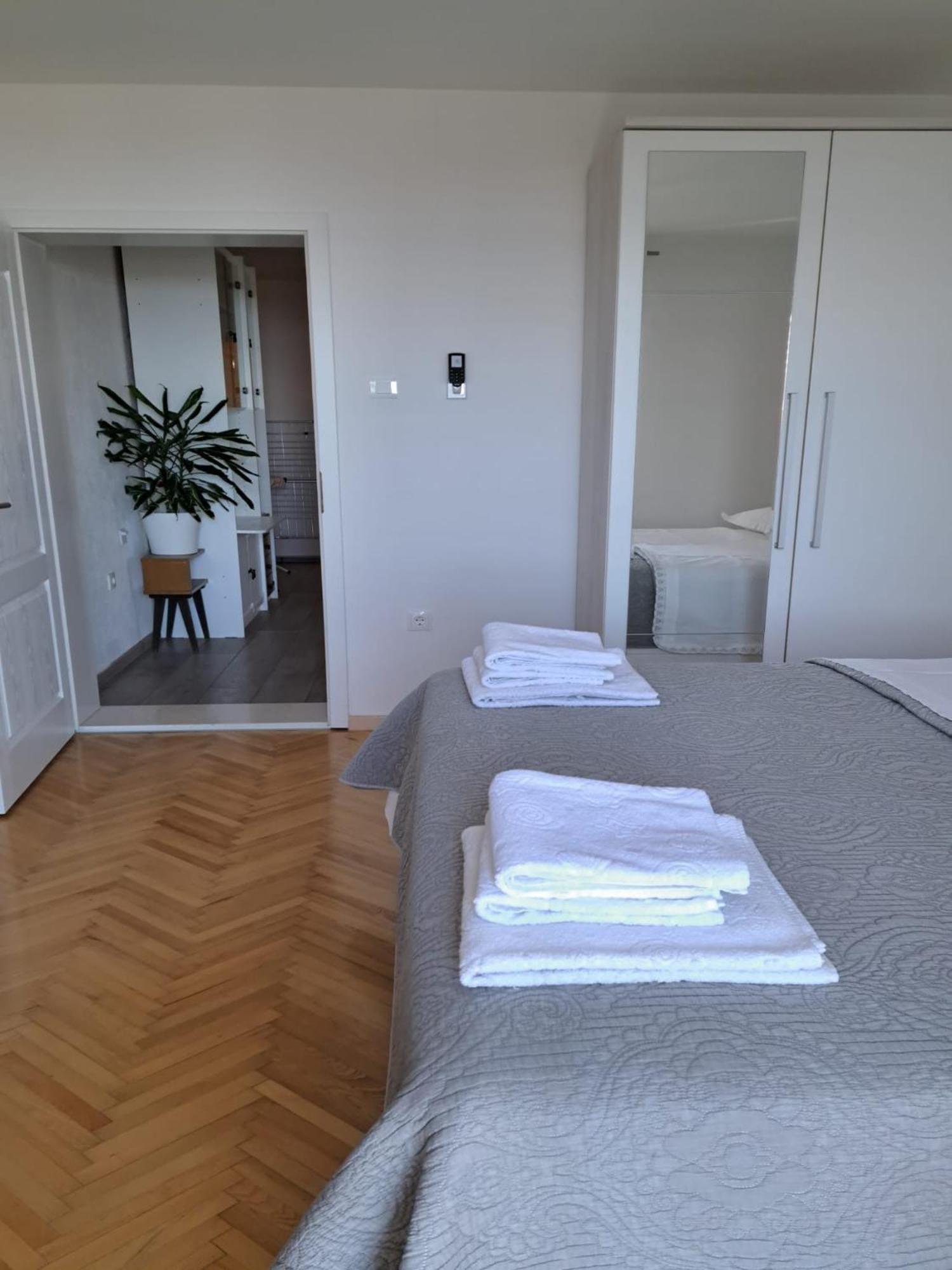 Apartman Adriatic Pavlinovic - Μακάρσκα Εξωτερικό φωτογραφία